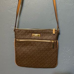 Michael Kors Bedford Signature Flat Crossbody